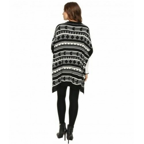 Jack by BB Dakota Cyndi Jacquard Oversized Modern Geometric Poncho - Size Med - Picture 3 of 15